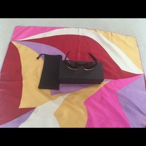 Women brown sunglasses